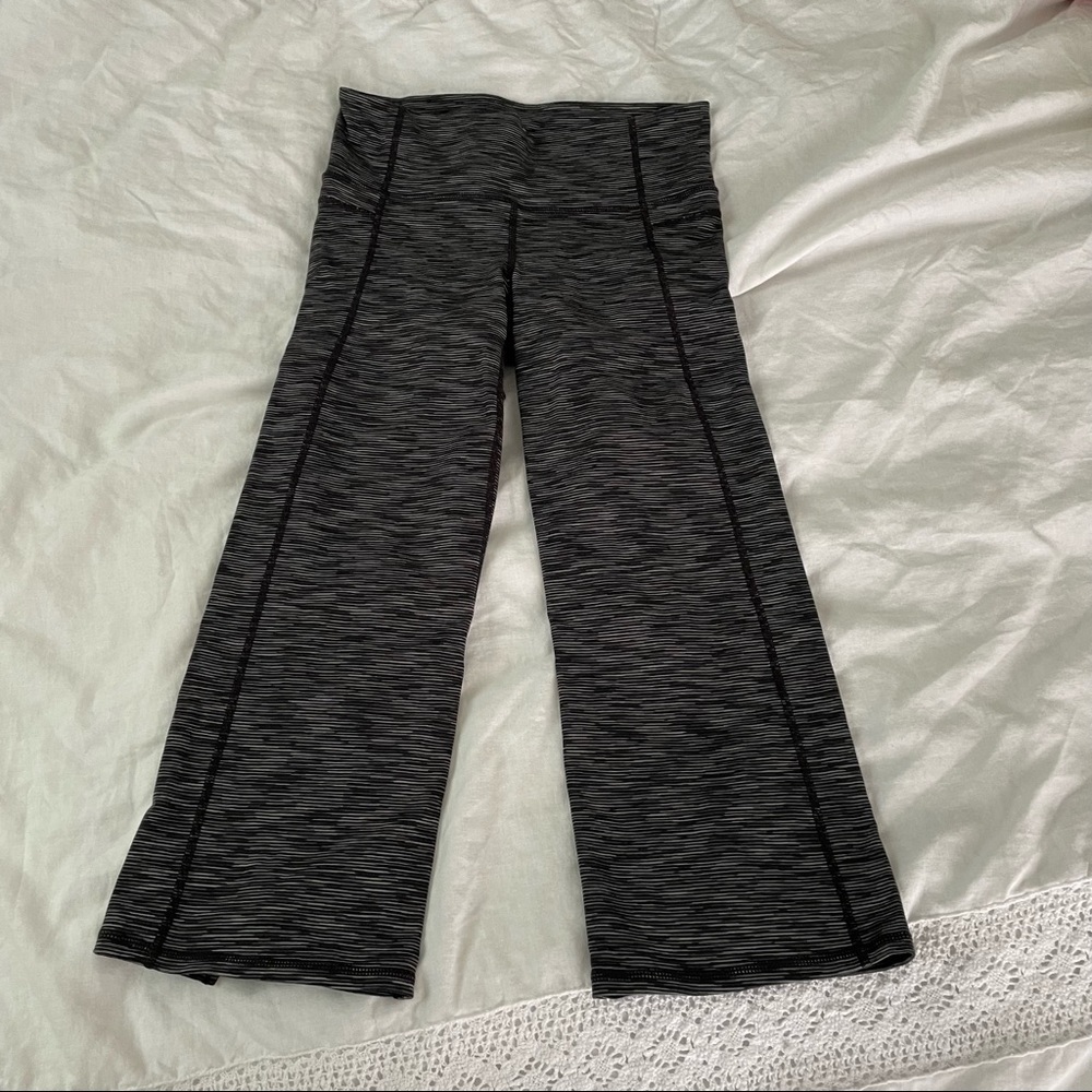 ATHLETA SMALL Energy Power Up Capri Black stripes